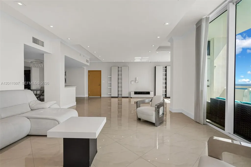3001 S Ocean Drive Hollywood FL 33019