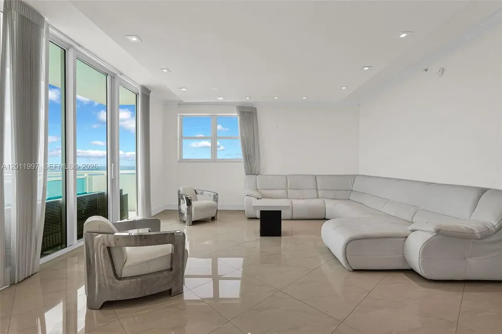 3001 S Ocean Drive Hollywood FL 33019