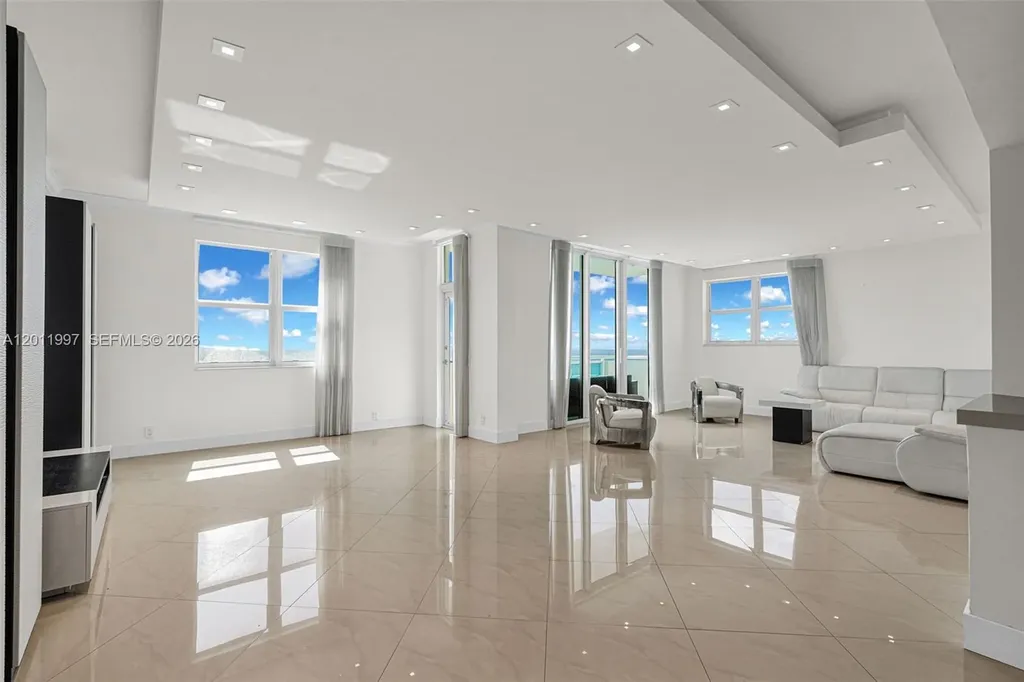 3001 S Ocean Drive Hollywood FL 33019