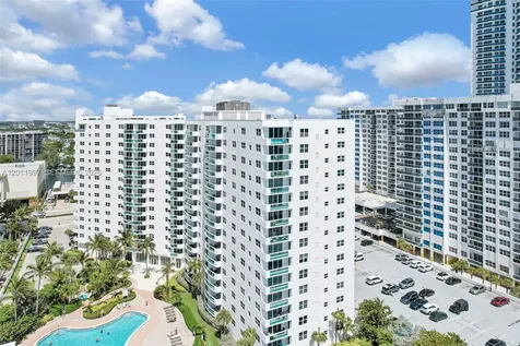 3001 S Ocean Drive Hollywood FL 33019