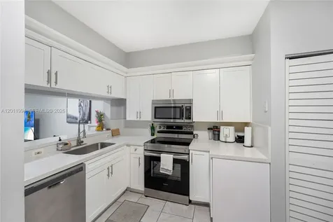 29 Simonton Circle Weston FL 33326