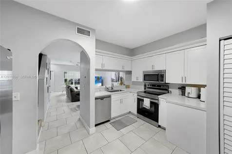 29 Simonton Circle Weston FL 33326