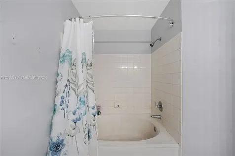 29 Simonton Circle Weston FL 33326