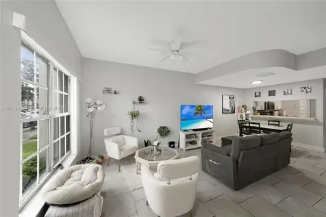 29 Simonton Circle Weston FL 33326