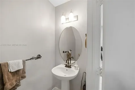 29 Simonton Circle Weston FL 33326