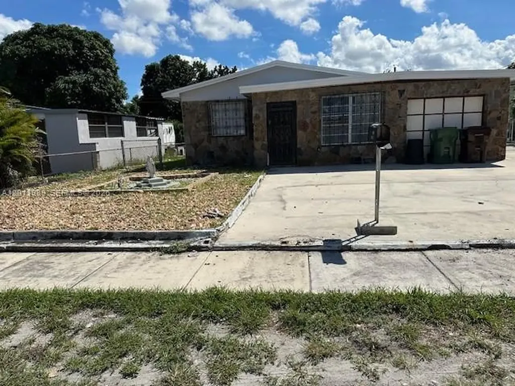 640 E 55th Street Hialeah FL 33013