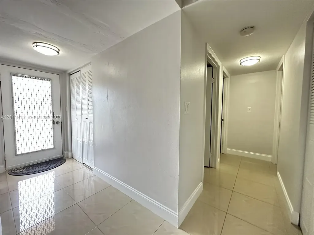 9370 SW 8th Street Boca Raton FL 33428