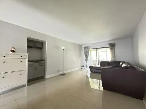 9370 SW 8th Street Boca Raton FL 33428
