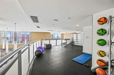 60 SW 13th Street Miami FL 33130