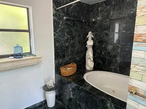 167 Valois Boulevard Key Largo FL 33037
