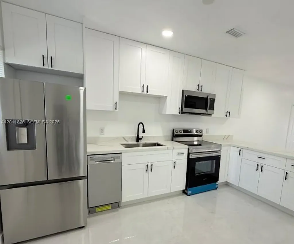 Hallandale Beach FL 33009