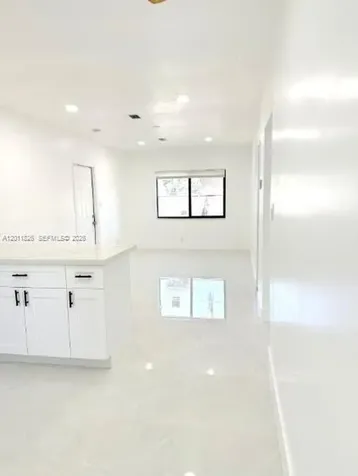 Hallandale Beach FL 33009
