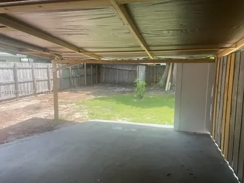 1041 NE 35th Street Oakland Park FL 33334