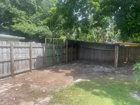 1041 NE 35th Street Oakland Park FL 33334