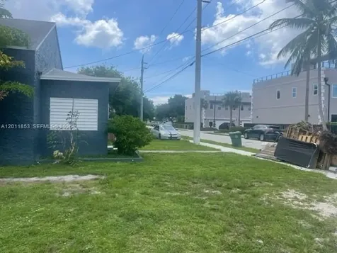1041 NE 35th Street Oakland Park FL 33334