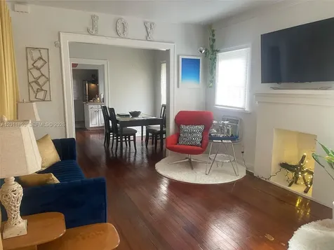 1041 NE 35th Street Oakland Park FL 33334
