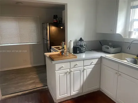 1041 NE 35th Street Oakland Park FL 33334