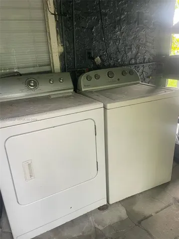 1041 NE 35th Street Oakland Park FL 33334