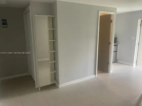 1041 NE 35th Street Oakland Park FL 33334