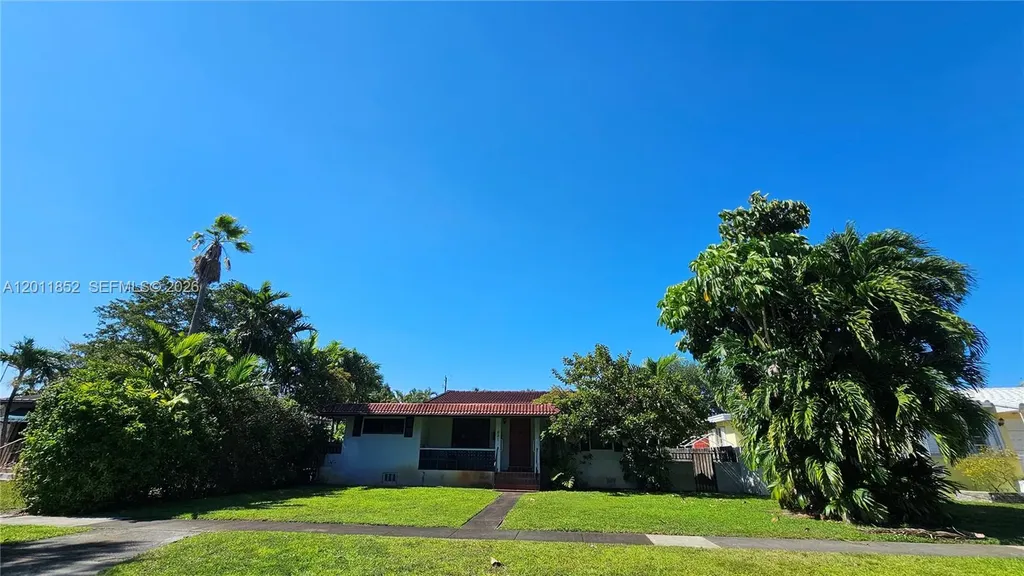 831 Wren Avenue Miami Springs FL 33166