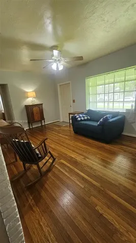 831 Wren Avenue Miami Springs FL 33166