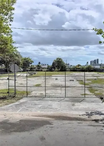 8322 NW 64 Miami FL 33166