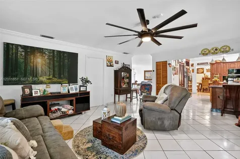 3024 SW 98th Court Miami FL 33165