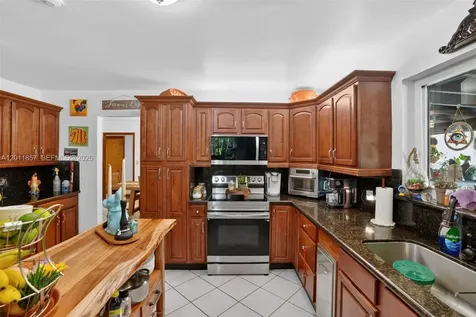 3024 SW 98th Court Miami FL 33165