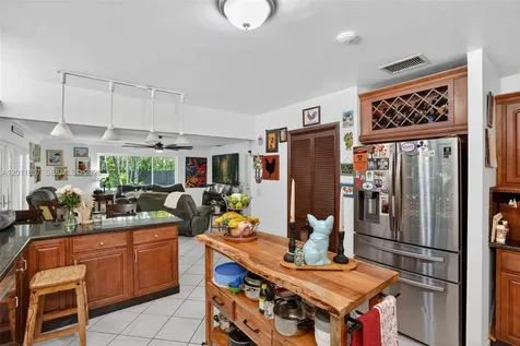 3024 SW 98th Court Miami FL 33165