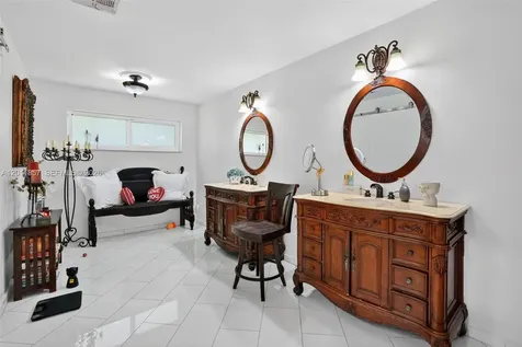 3024 SW 98th Court Miami FL 33165