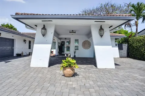 3024 SW 98th Court Miami FL 33165