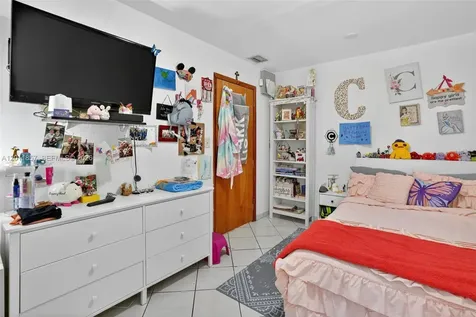 3024 SW 98th Court Miami FL 33165