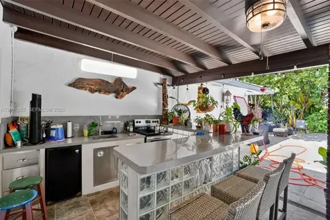 3024 SW 98th Court Miami FL 33165
