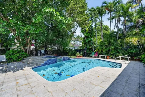 3024 SW 98th Court Miami FL 33165