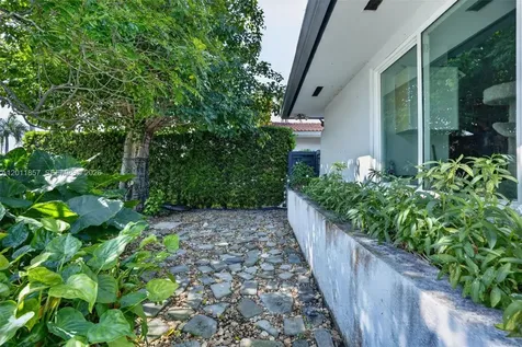 3024 SW 98th Court Miami FL 33165