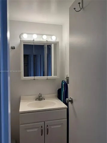 17011 N Bay Road Sunny Isles Beach FL 33160