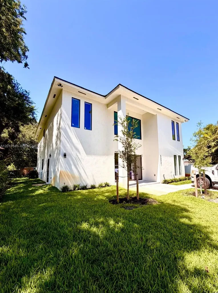 3371 NW 51st Street Miami FL 33142