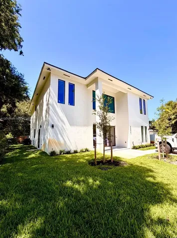 3371 NW 51st Street Miami FL 33142