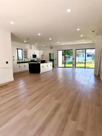 3371 NW 51st Street Miami FL 33142