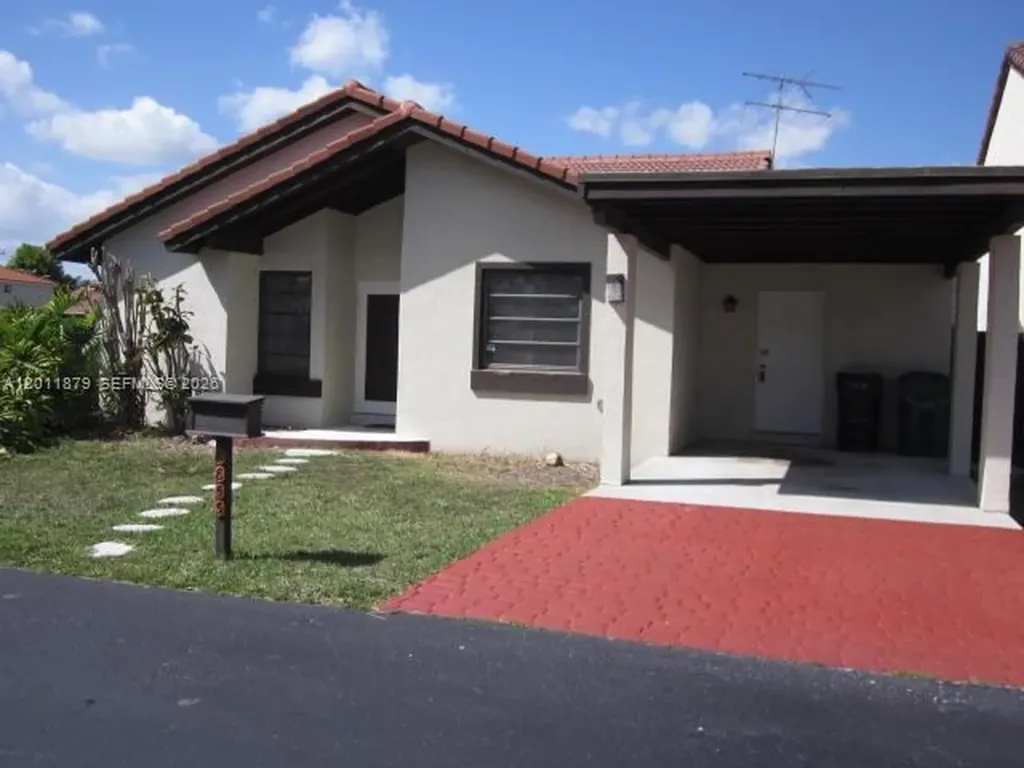 8853 SW 112 Place Miami FL 33176