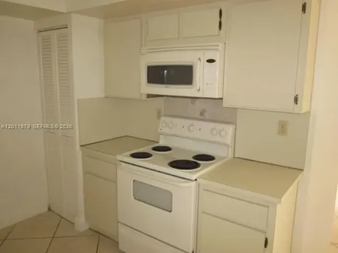 8853 SW 112 Place Miami FL 33176