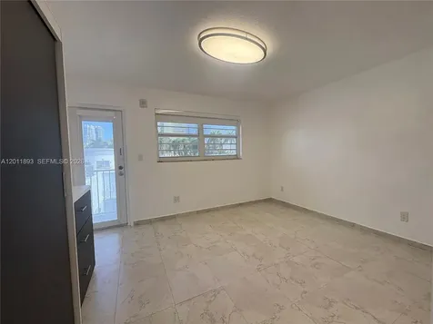 524 Washington Avenue Miami Beach FL 33139
