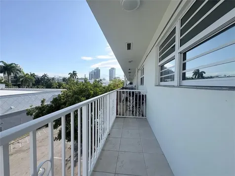 524 Washington Avenue Miami Beach FL 33139