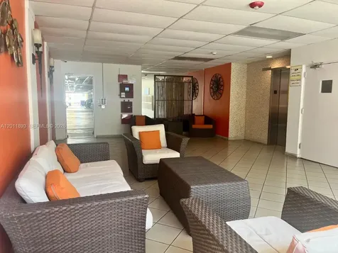 524 Washington Avenue Miami Beach FL 33139