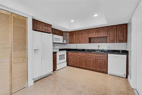 7045 W Sunrise Boulevard Plantation FL 33313