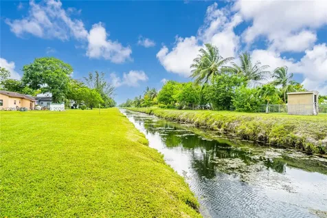 7045 W Sunrise Boulevard Plantation FL 33313