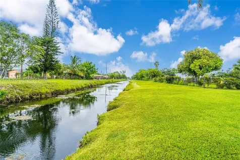 7045 W Sunrise Boulevard Plantation FL 33313