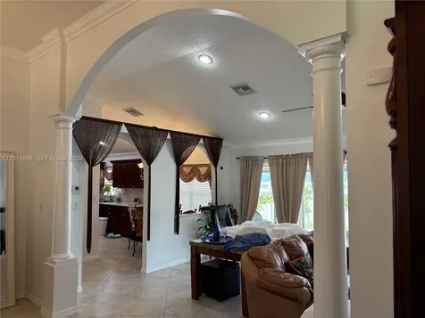 933 Sawgrass Street Clewiston FL 33440