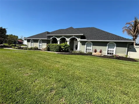 933 Sawgrass Street Clewiston FL 33440