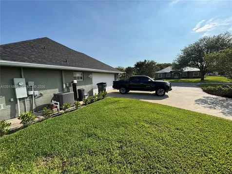 933 Sawgrass Street Clewiston FL 33440